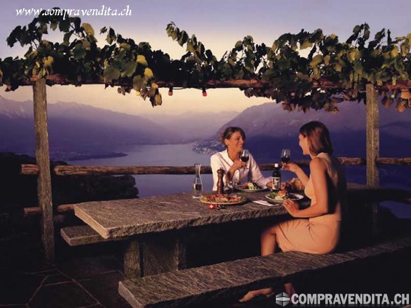 Si cede storico e redditizio Grotto nella periferia di Lugano SicedestoricoeredditizioGrottonellaperiferiadiLugano.jpg Si cede storico e redditizio Grotto nella periferia di Lugano SicedestoricoeredditizioGrottonellaperiferiadiLugano.jpg