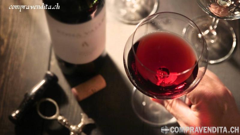 Si cede rinomata osteria a Lugano SicederinomataosteriaaLugano.jpg Si cede rinomata osteria a Lugano SicederinomataosteriaaLugano.jpg