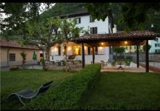 Cedesi attività di ristorazione con alloggi