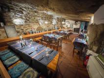 Einzigartiger Restaurantbetrieb unter 17’000 Jahre altem Fels – sofort betriebsb EinzigartigerRestaurantbetriebunter17000JahrealtemFelssofortbetriebsb-6a0346abc1b13.jpg